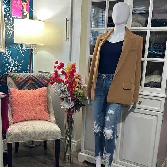 Camel Single-Button Blazer by ONLY in size 8 - Picture 5 of 11